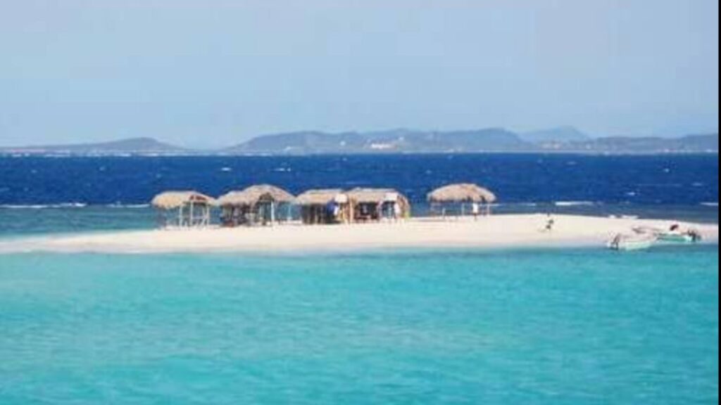 The Cayo Arena Excursion: Paradise Island Speedboat Tour  Schedules 4